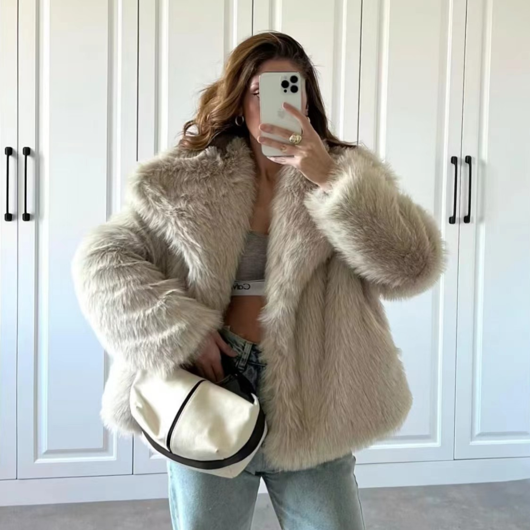 Women's Faux Fur Jacket – Oversized Shaggy Faux Fur Cropped Coat