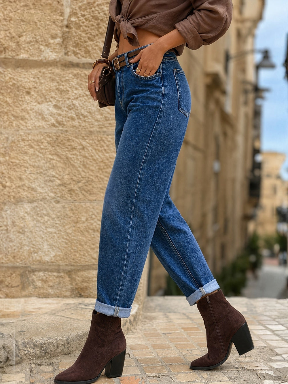 Women's High-Waist Cuffed Straight-Leg Jeans 1