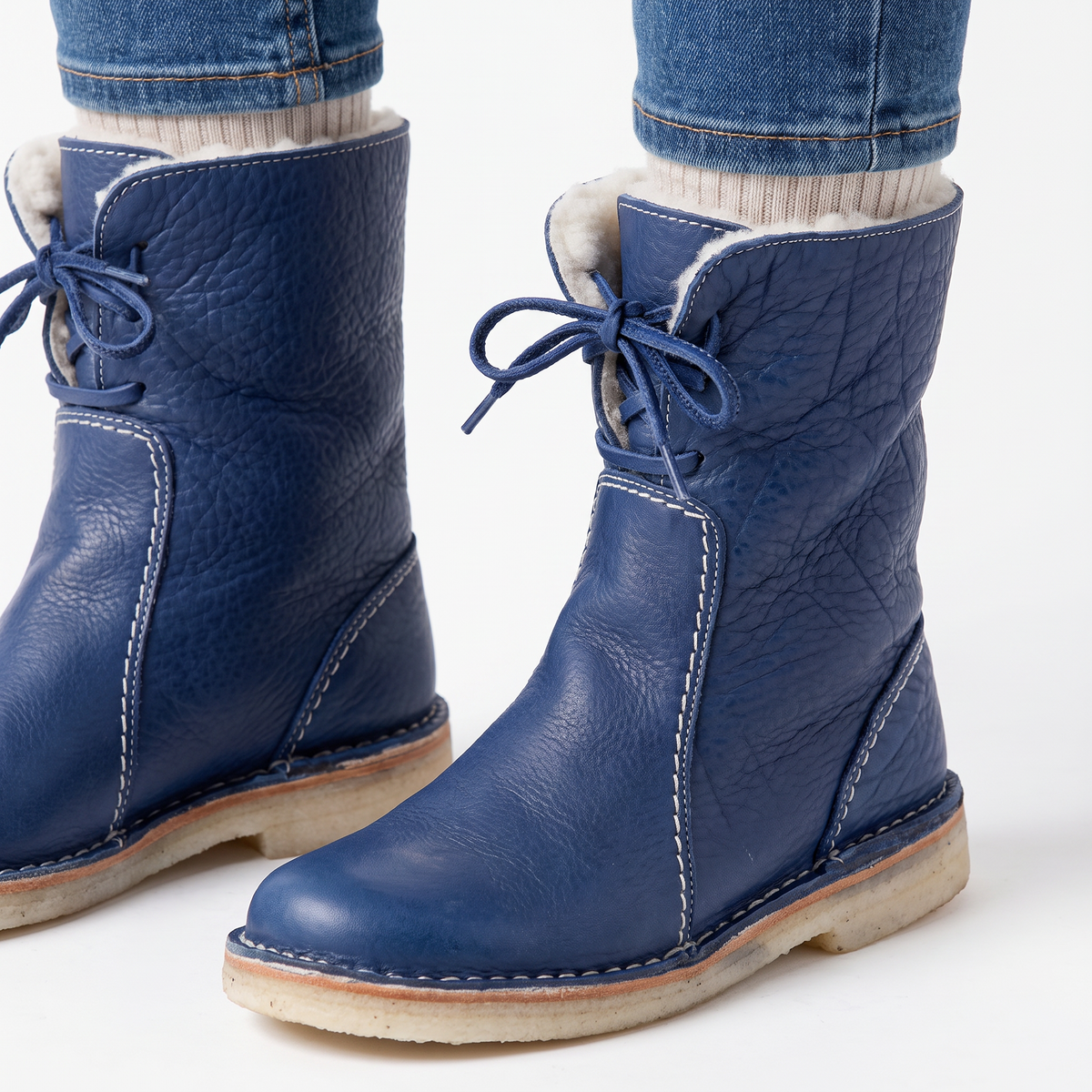 Women's Shearling Lined Leather Lace-Up Mid Calf Winter Boots